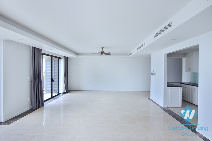 A magnificent 4 bedroom apartment for rent in De L’Roi Soleil